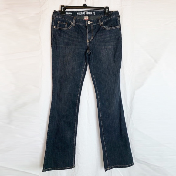 Mossimo Jeans NWT 11 Regular Juniors / 6 Women’s. Boot cut. - Picture 1 of 3